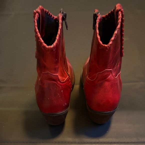 💖💖Shaynne Red Leather Western Ankle Boots | Zip Up | Women’s💖💖 - Picture 5 of 7